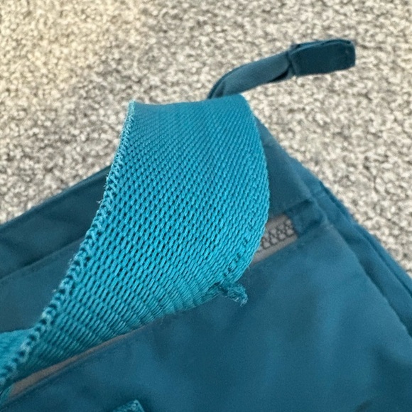 Roots‎ Teal Nylon Crossbody Shoulder Bag - Picture 10 of 11